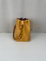 Sac seau Louis Vuitton Noé PM cuir épi jaune - Photo 6