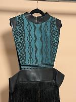 Gilet en cuir et pagne tissé  - Photo 2