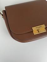 Sac bandoulière Saint Laurent Betty en cuir marron - Photo 8