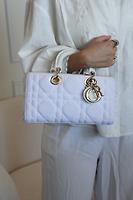 Sac bandoulière Dior Lady D-Joy médium blanc en tissu - Photo 2
