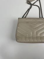 Saint Laurent petit Loulou en cuir beige - Photo 10