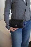 Sac Chanel Boy WOC en cuir noir - Photo 2
