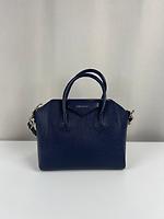Sac à main Givenchy Antigona cuir bleu nuit - Photo 1
