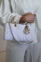 Sac bandoulière Dior Lady D-Joy médium blanc en tissu - Photo 5