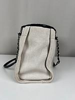 Sac cabas Chanel Deauville en toile gris / beige - Photo 5
