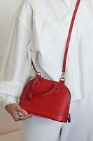 Sac Louis Vuitton Alma BB cuir épi rouge - Photo 3