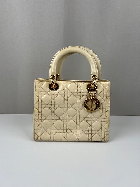 Sac Lady Dior taille medium cuir verni beige vintage