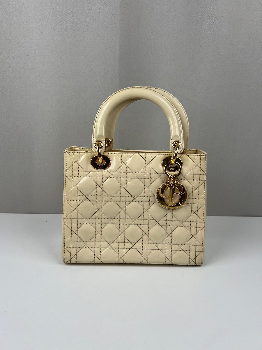 Sac Lady Dior taille medium cuir verni beige vintage