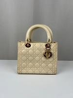 Sac Lady Dior taille medium cuir verni beige vintage - Photo 1