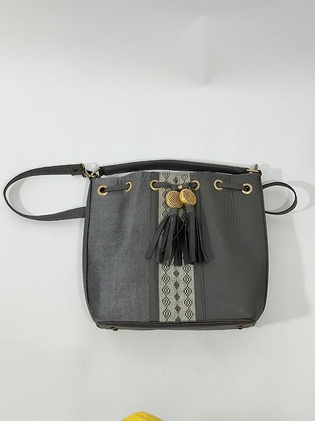 Sac en cuir et pagne tissé