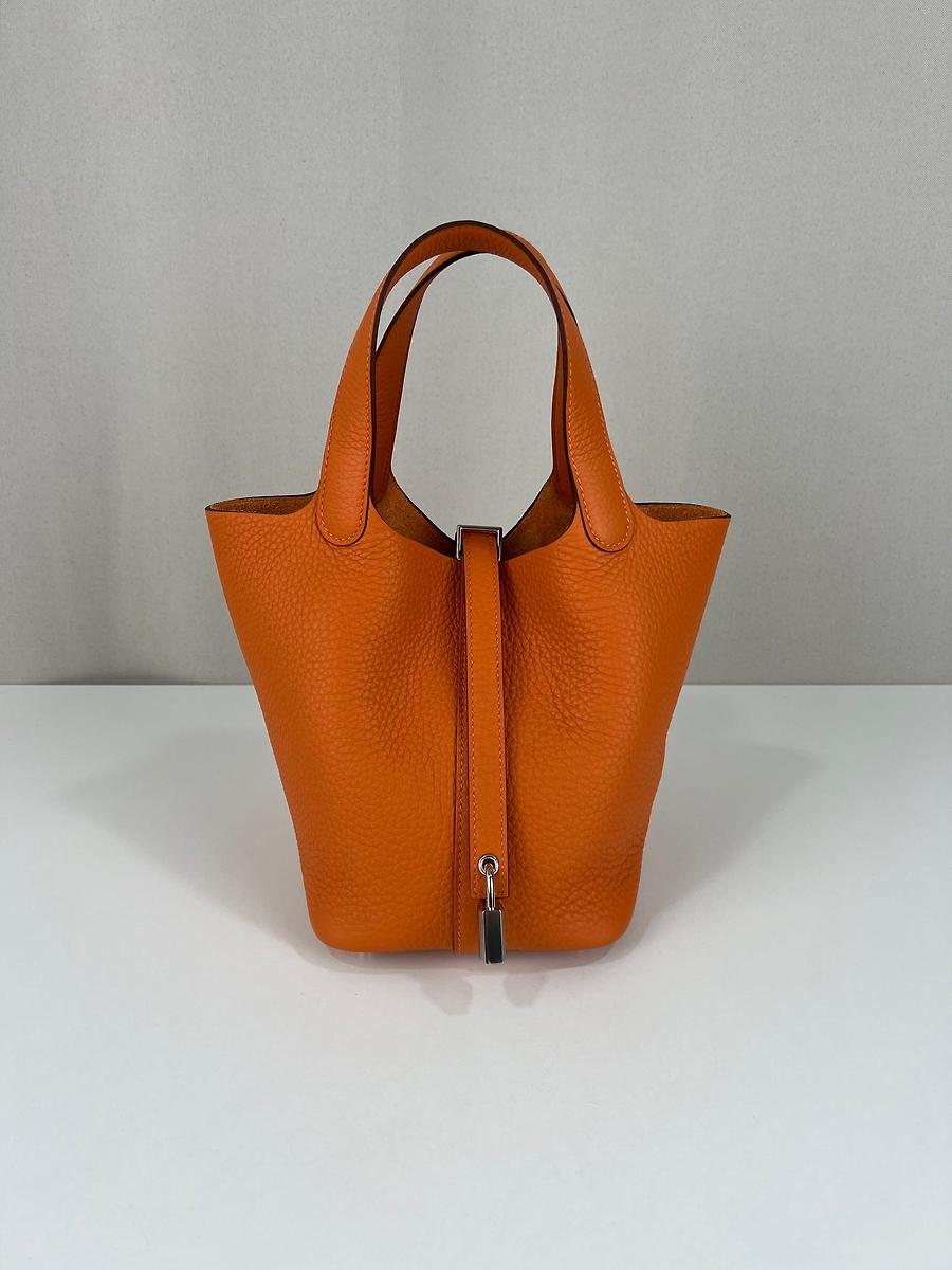 Sac Hermès Picotin Lock 18 en cuir taurillon Clémence orange