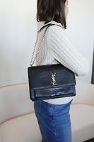Sac Saint Laurent Sunset Medium Noir cuir embossé - Photo 2