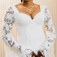 Robe sirène de mariage en dentelle blanche avec manches cloches (Taille basse) - Photo 3