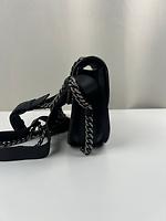 Sac hobo Chanel en cuir noir - Photo 6