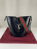 Sac Gucci Seau Origami en cuir noir - Photo 4