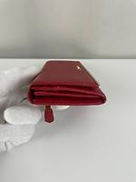 Portefeuille long Prada en cuir saffiano rouge - Photo 5