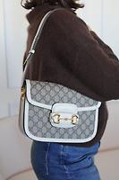 Sac bandoulière Horsebit Gucci blanc et marron - Photo 2