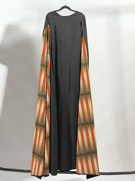 Robe avec cape