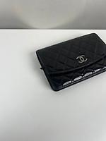 Sac bandoulière Chanel WOC en cuir verni noir - Photo 10