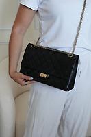 Sac Chanel 2.55 Jumbo en cuir noir bijouterie doré - Photo 2