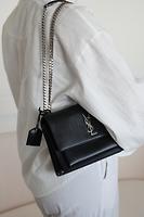 Sac bandoulière Saint Laurent Sunset taille medium cuir noir - Photo 2
