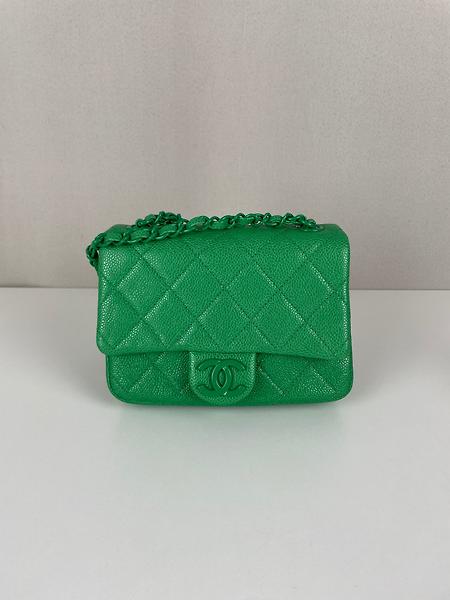 Chanel classique square vert logo entièrement vert