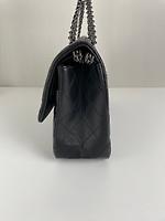 Sac à main Chanel 2.55 Jumbo en cuir noir - Photo 6