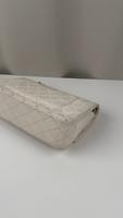 Sac Chanel Timeless vintage en cuir blanc 25 - Photo 10