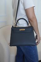 Hermès Kelly 28 Epsom seller Gris misty - Photo 2