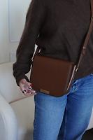 Sac bandoulière Saint Laurent Betty en cuir marron - Photo 2