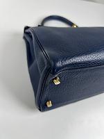 Sac Hermès Kelly 32 en cuir Togo bleu de Prusse retourné - Photo 10