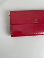 Portefeuille long Louis Vuitton en cuir verni rose - Photo 8