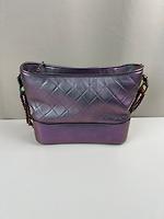 Chanel Gabrielle en cuir violet irisé de taille moyenne - Photo 5