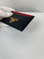Porte-cartes Prada en cuir noir et rouge - Photo 5