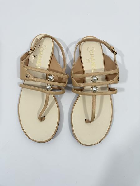 Nus pieds
