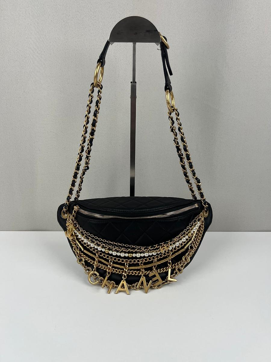 *RARE* Sac ceinture Chanel "All about Chains" cuir noir